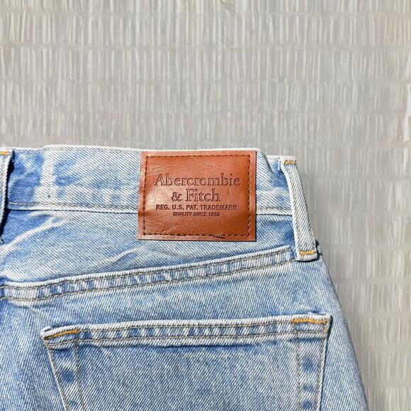 Abercrombie & Fitch 90’s Loose High-Waisted Light Wash Jeans - Women’s 28 x 34 - Picture 6 of 8